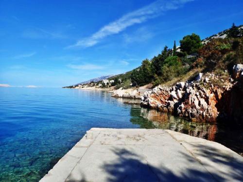 Apartment In Baric Draga 38614