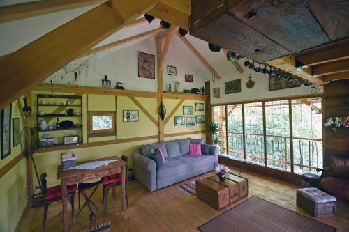 Lodge Treehouse Resnice -mre?nica