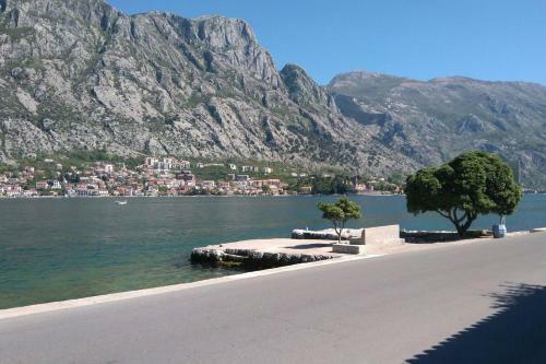 Hostal Mediterranean Holiday House & Apartments