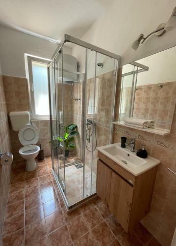 Hostal Mediterranean Holiday House & Apartments