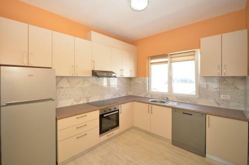 Apartments Seaview Estate Radovic