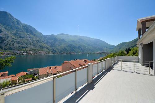 Apartments Seaview Estate Radovic