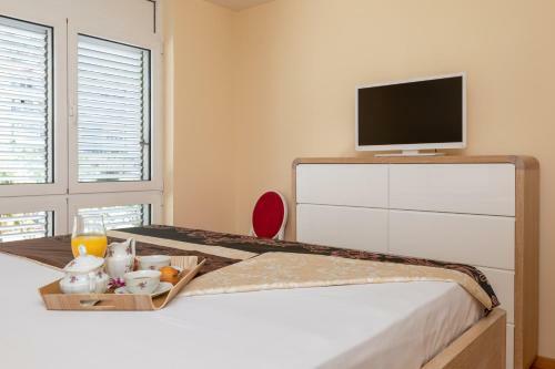 Apartment Splendour In The City Center With Sea View