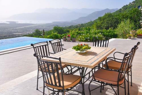Verbalj Apartment With Swimming Pool