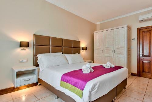 Baldacchino Holiday Villas