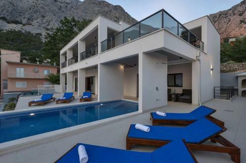 Holiday Home E