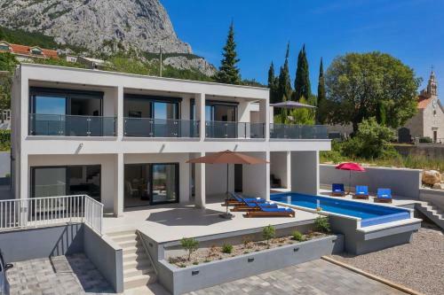Holiday Home E