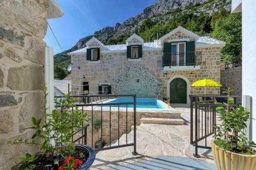 Villa Topolina