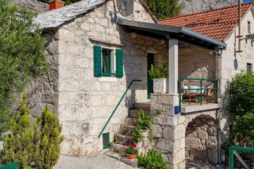 Stone House Nikolina With Heated Pool