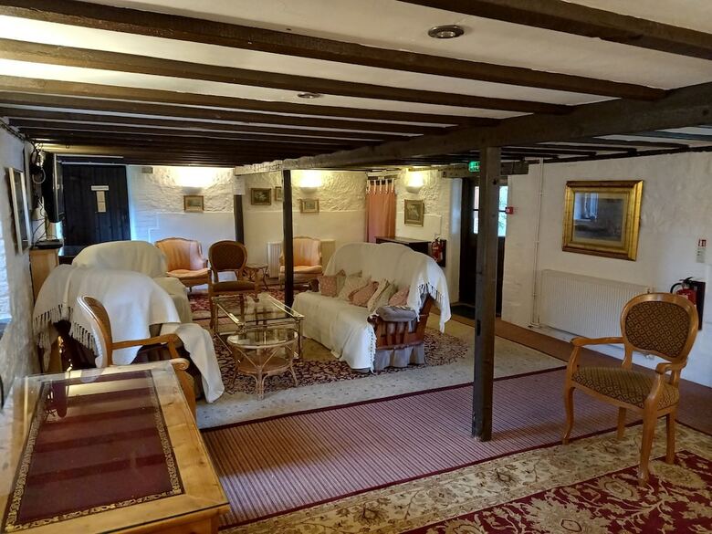 Hostal Bickleigh Castle