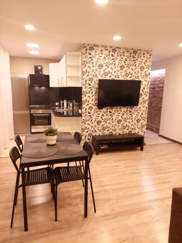 M14 Apartment