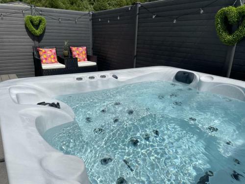 Hot Tub 9 The Fairways