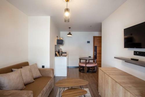 Bright And Cozy 1br Apartment In Marshall Gudauri Project