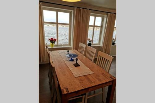 Seaside Apartment In Unique Location