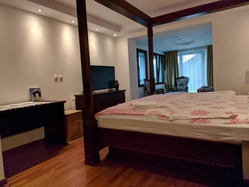 Hotel And Restaurant Abas
