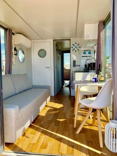 Houseboat Seabreeze