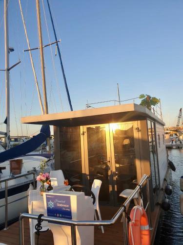 Houseboat Seabreeze