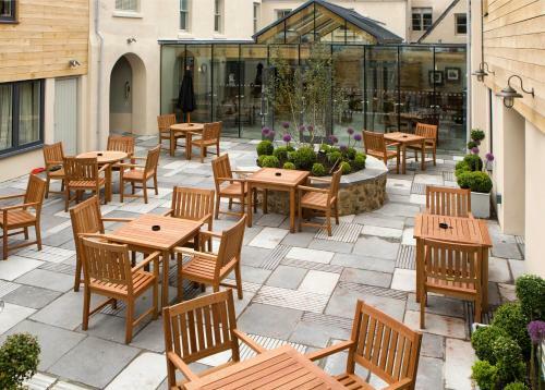 Hostal The Three Crowns