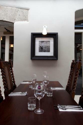 Hostal The Three Crowns