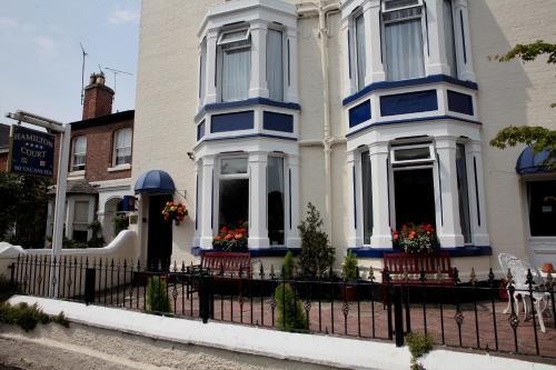 Hostal Hamilton Court Guest House
