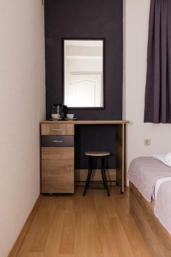 Oz Apartments