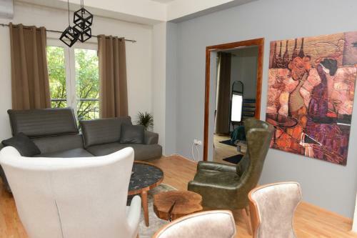Central Pearl Apartment