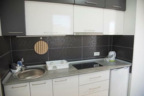 All Seasons Apartments