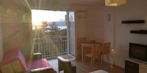 Pine And Lake Apartment