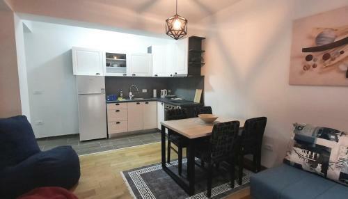 Lynx Apartments