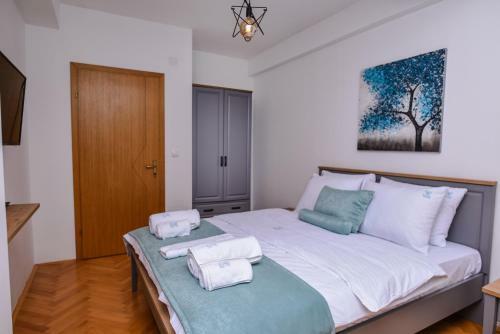 Rupe Apartments