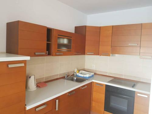 Two Bedroom Apartment With Pool At Pr?anj - Kotor