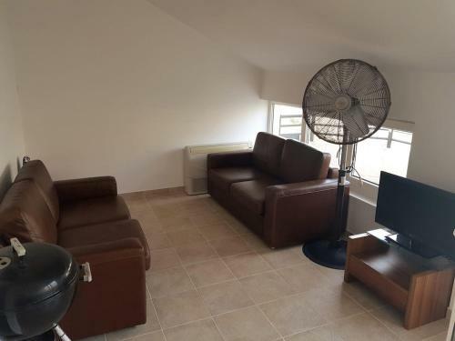 Two Bedroom Apartment With Pool At Pr?anj - Kotor