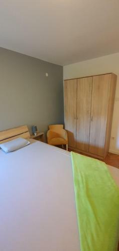 City One Bedroom Apartment - Modern, New, Quiet