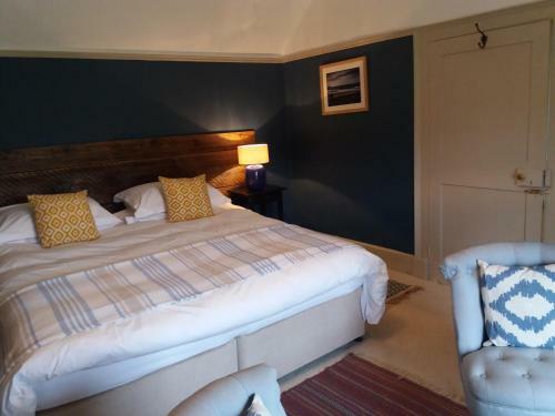 Bed & Breakfast Costislost House