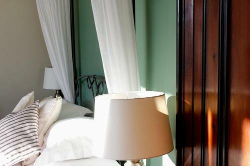 Bed & Breakfast Costislost House
