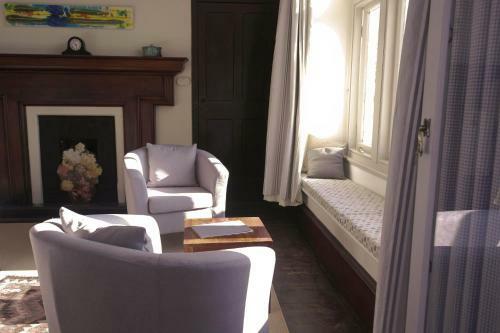 Bed & Breakfast Costislost House