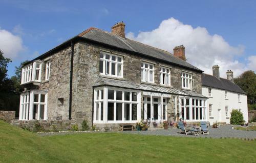 Bed & Breakfast Costislost House