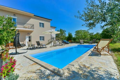 Villa Holiday Home M&m