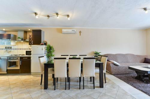 Holiday House Meri, 5+2, Benkovac