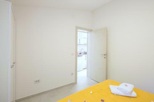 Dolores Apartments