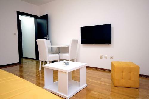 Holiday Apartments Petrovac