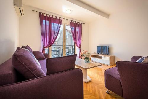 Summer Apartments In Petrovac
