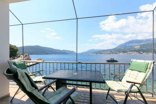Apartamento Vera Rose Beachfront Retreat