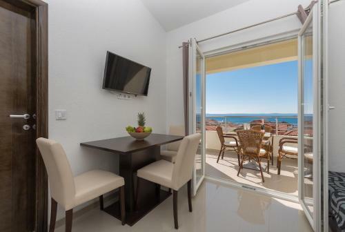 Bilin San Apartments