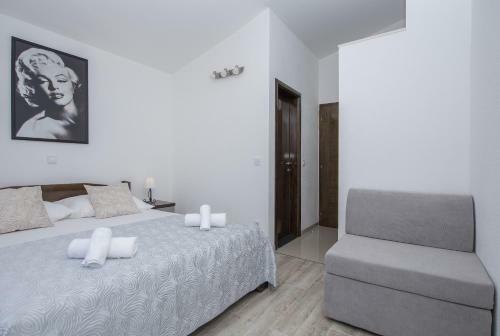 Bilin San Apartments
