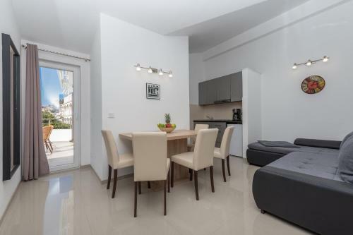 Bilin San Apartments