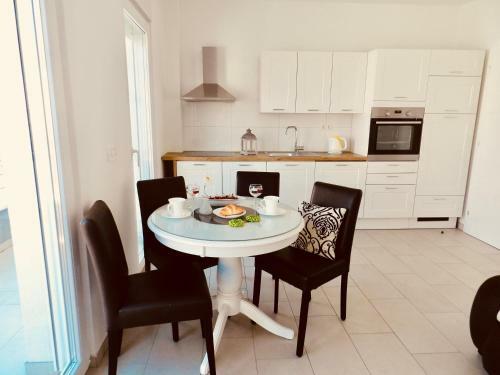 Hostal Diamant Apartments