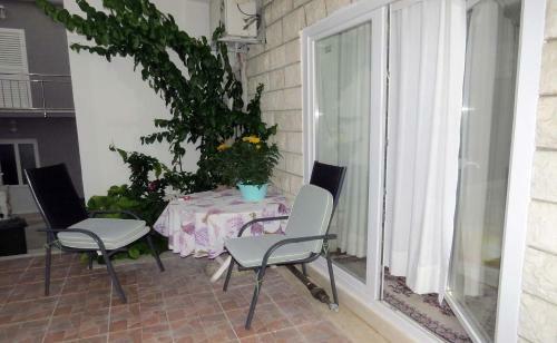 Hostal Rooms N&m