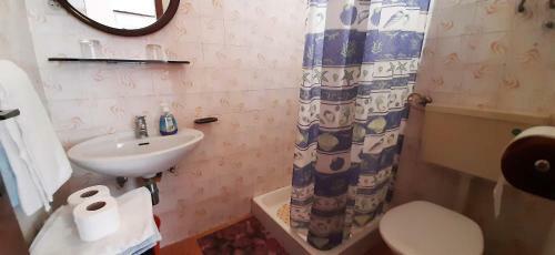 Hostal Rooms N&m