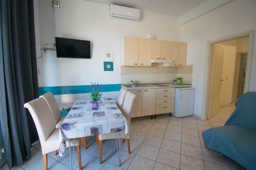 Family Apartment Manuela - Ba?ka Voda